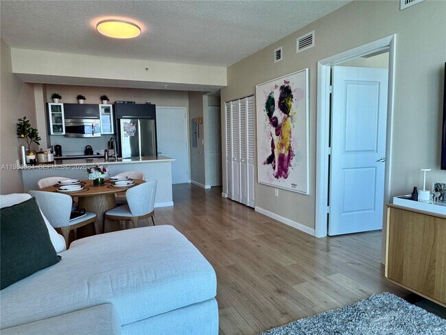 Building Photo - 333 NE 24th St