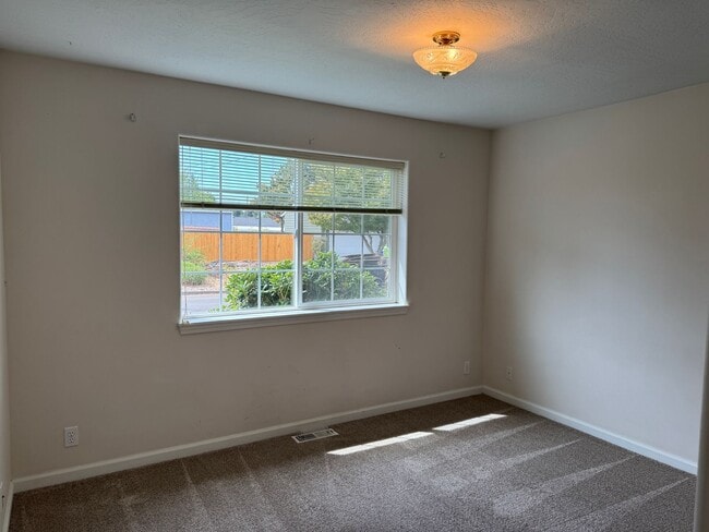 Building Photo - 2595 Sage St