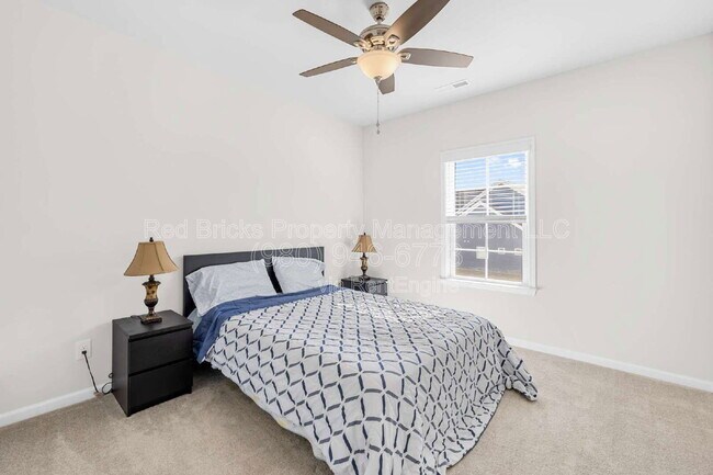 Building Photo - 104 Winterberry St