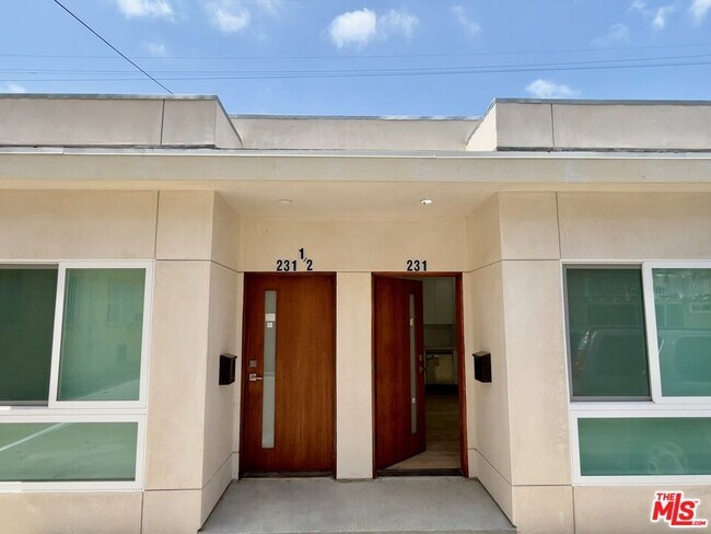 Primary Photo - 233 N Berendo St