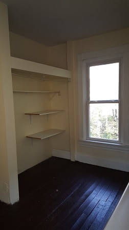 Building Photo - Incredible Value in Walnut Hills - move ri...