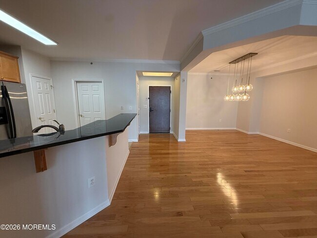 Building Photo - 33 Cooper Ave