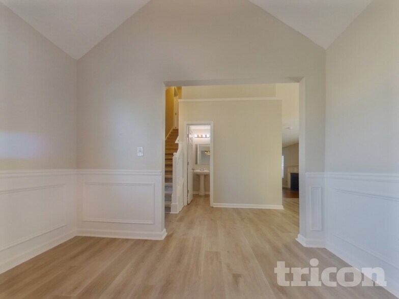 Building Photo - 138 Birchfield Way