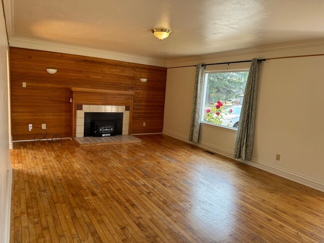 Building Photo - 4 Bedroom 2 Bathroom Mount Vernon House Cl...