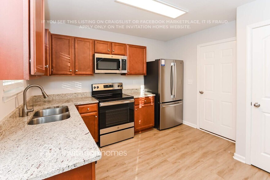 Building Photo - 6528 Pennacook Dr