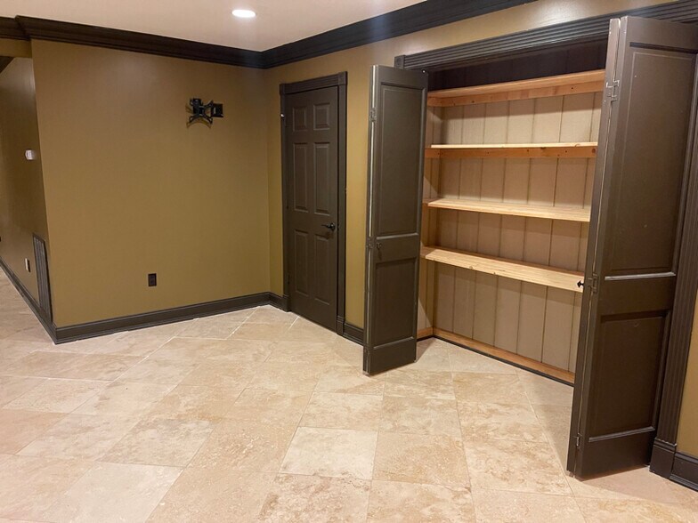 Building Photo - 191 Northlake Dr