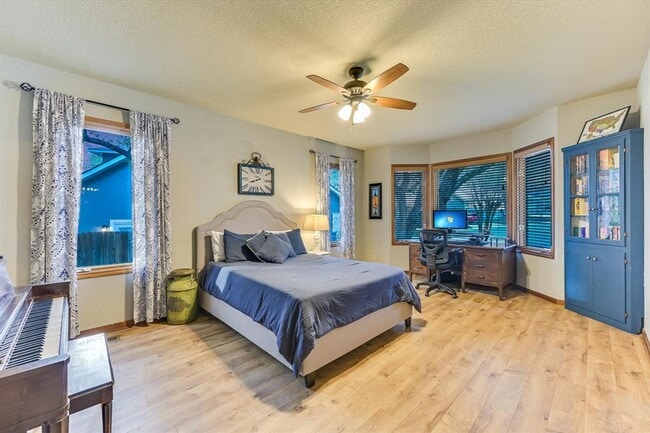 Building Photo - 640 Bluffside Dr