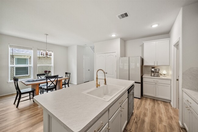 Building Photo - 9985 Mountain Lion Ln