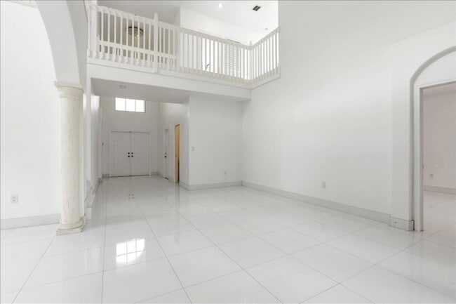 Building Photo - 3802 SW 165th Terrace
