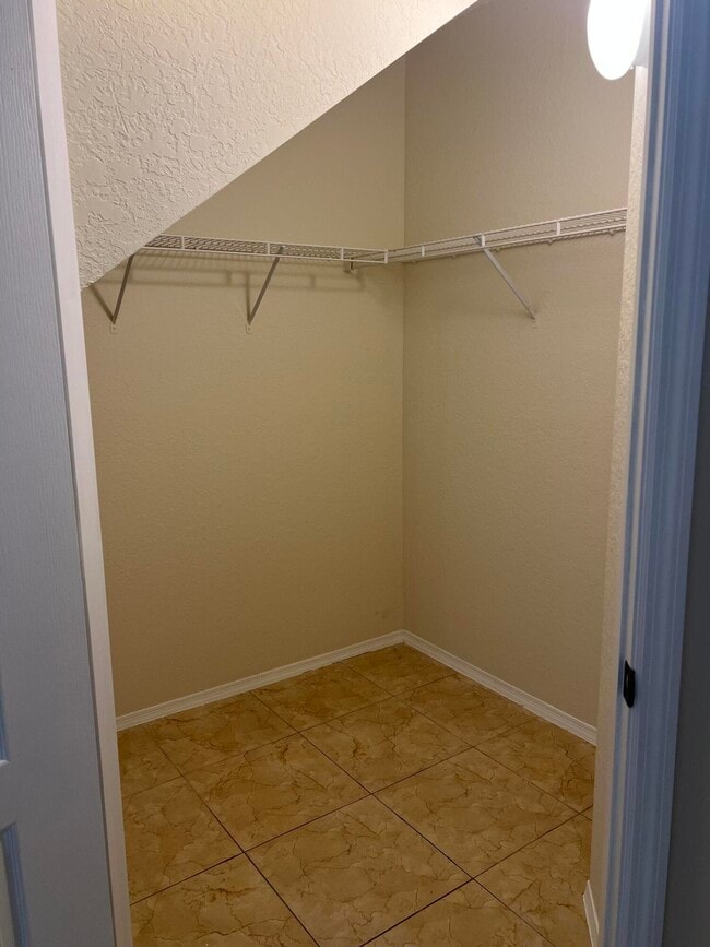 Building Photo - 607 Belmont Pl