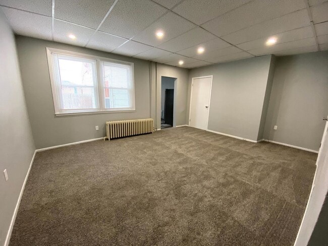 Building Photo - 22 4th St