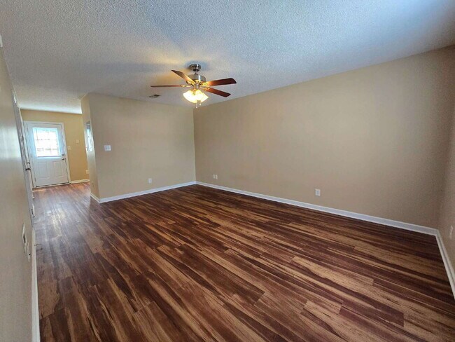 Building Photo - 541B PATRIOT PARK CT, CLARKSVILLE, TN 37042