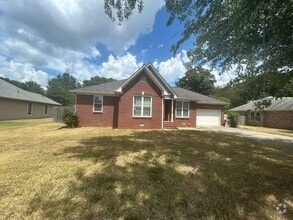 Building Photo - 114 Todd Dr