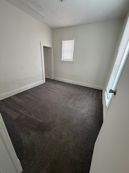 Building Photo - 771 Greenlawn Ave