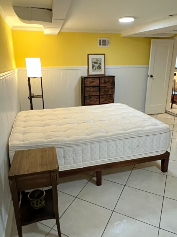 Building Photo - 219 Cumley Terrace