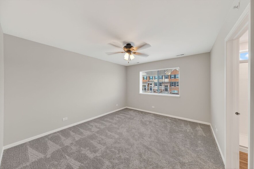 Building Photo - 1675 Kraft Ave