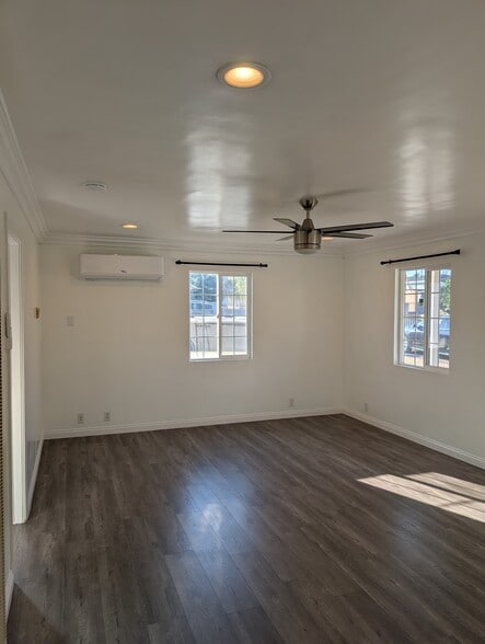 Building Photo - 2214 Eckhart Ave