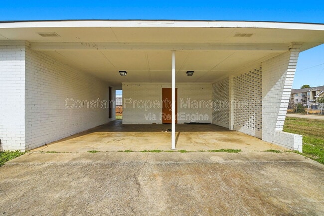 Building Photo - 105 Maxwell Dr