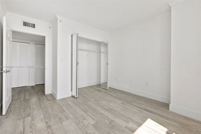 Building Photo - 650 West Ave