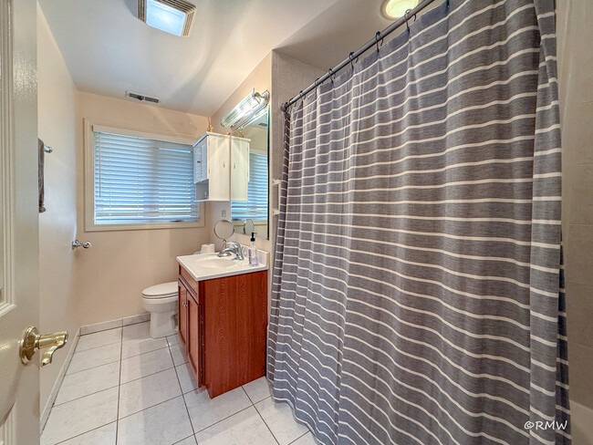 Building Photo - 1904 Winston Ln