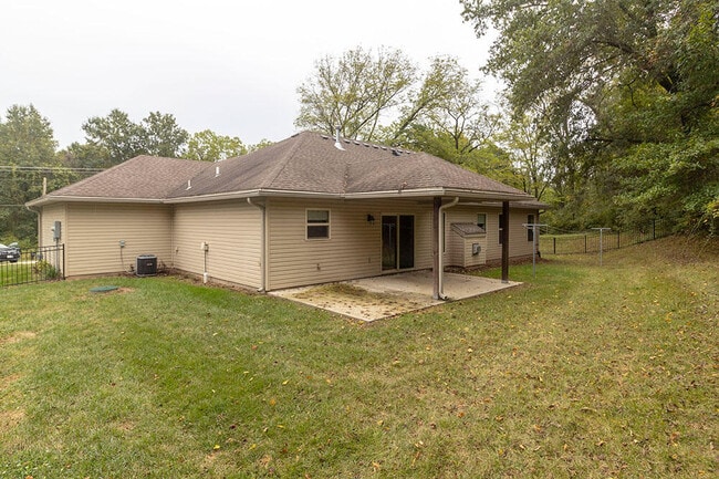 Building Photo - 1113 W Old Plank Rd