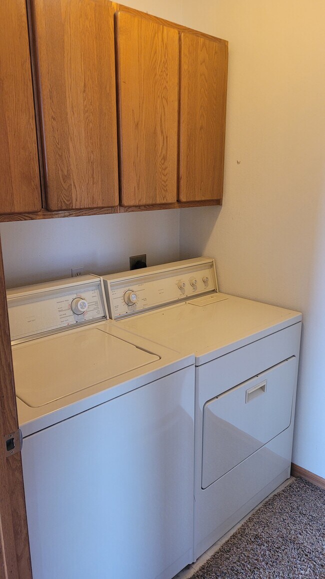 Building Photo - 1200 Duffer Dr