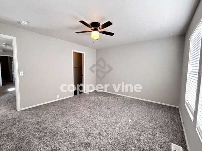 Building Photo - 160 Alyssum Dr