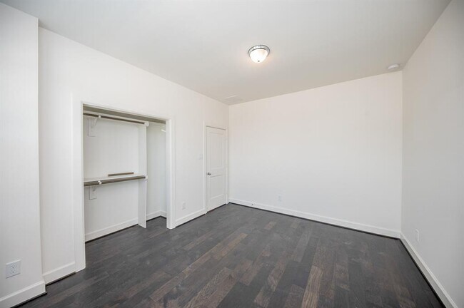Building Photo - 11519 Silverman Trails