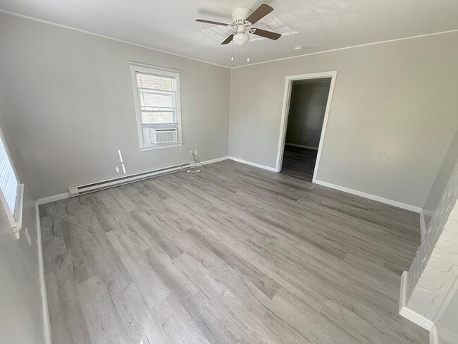 Building Photo - 110 Brown St