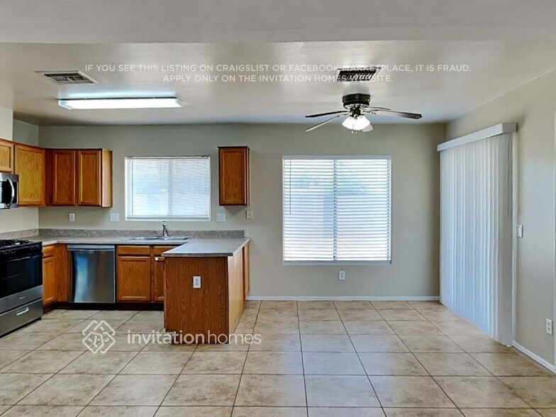 Building Photo - 3735 W Sunland Ave