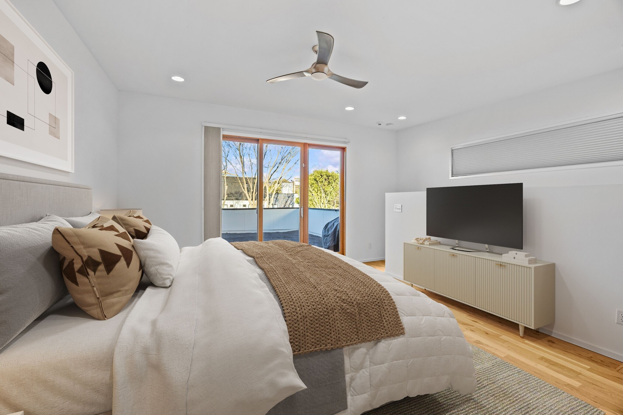 Building Photo - 909A Westbrook Dr