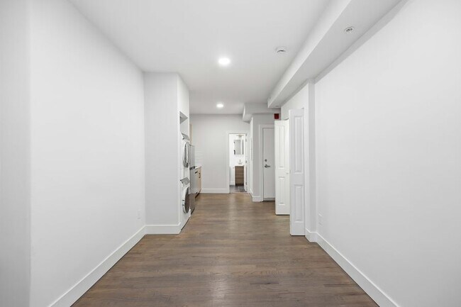 340350 - 270 Newbury Street