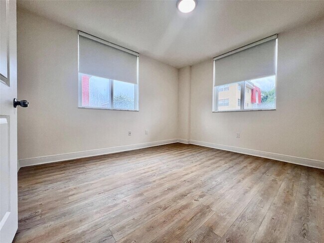 Building Photo - 9357 SW 77th Ave
