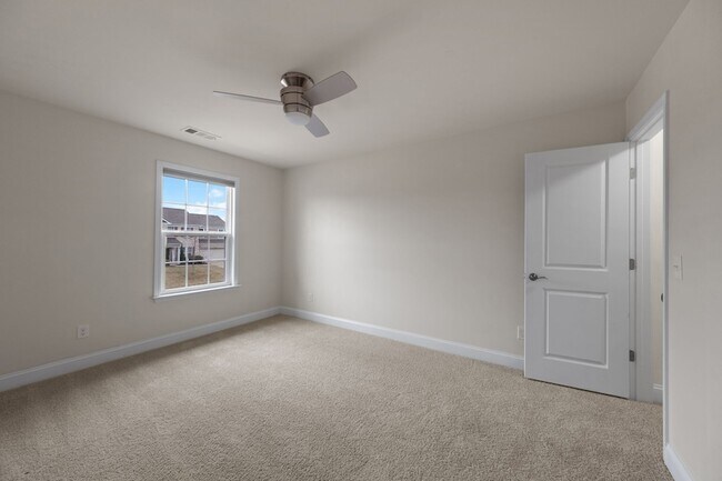 Building Photo - 3002 DaVinci Ct