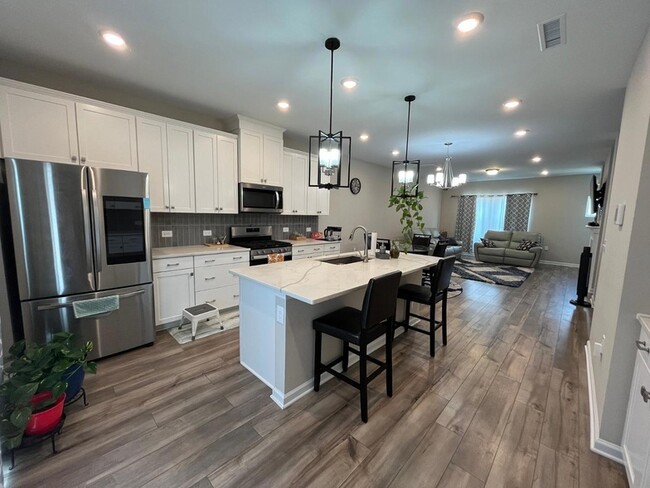 Building Photo - 757 Firebrick Dr