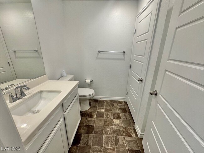 Building Photo - 20 Barbara Ln