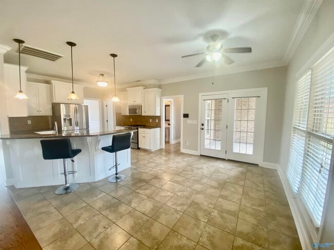 Building Photo - 108 Morning Vista Dr