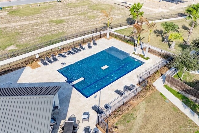 Building Photo - 28 N 15th St