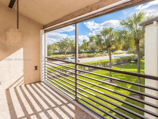 Building Photo - 11202 Taft St