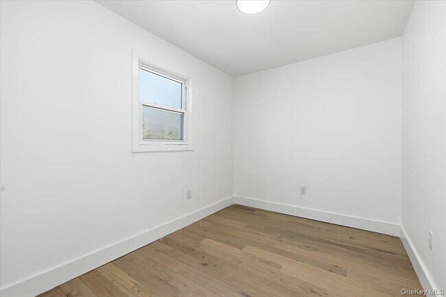 Building Photo - 559 Linda Ln