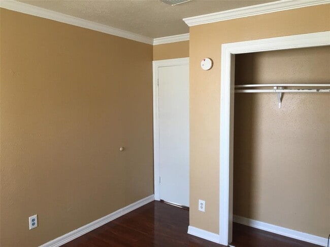 Building Photo - 15310 Reigate Ln