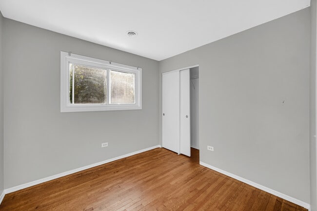 Building Photo - 31 Wellington Ave