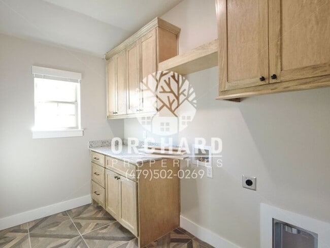 Building Photo - Tontitown- Single-Family Home- Beautiful W...