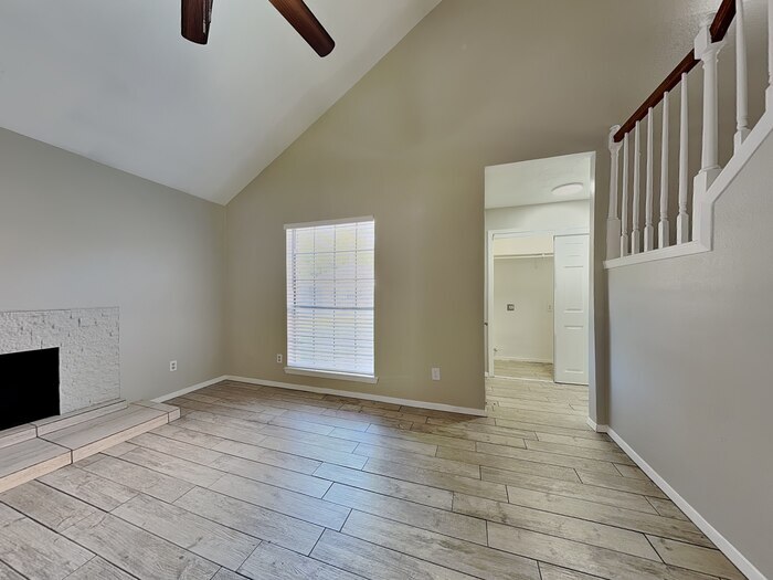 Building Photo - 5711 Wynberry Dr