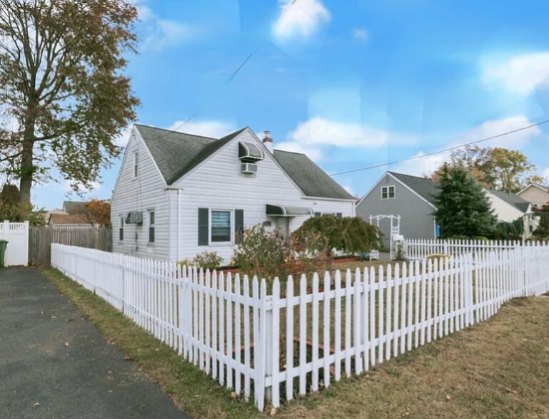 Building Photo - 185 Plainfield Ave