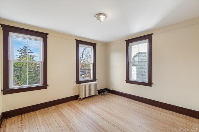 Building Photo - 226 Glen Cove Ave