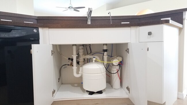 Building Photo - 429 Piper Ave