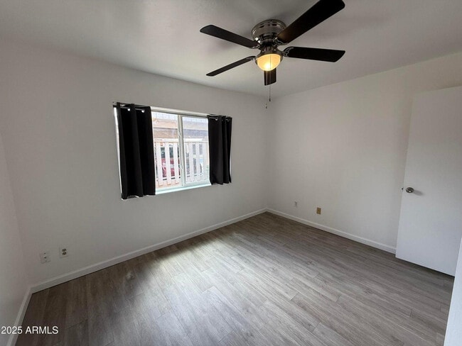 Building Photo - 708 E Colgate Dr