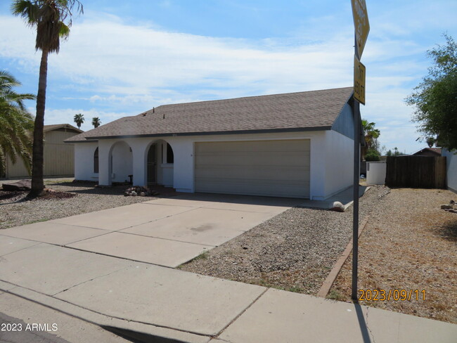 Building Photo - 613 W Westcott Dr