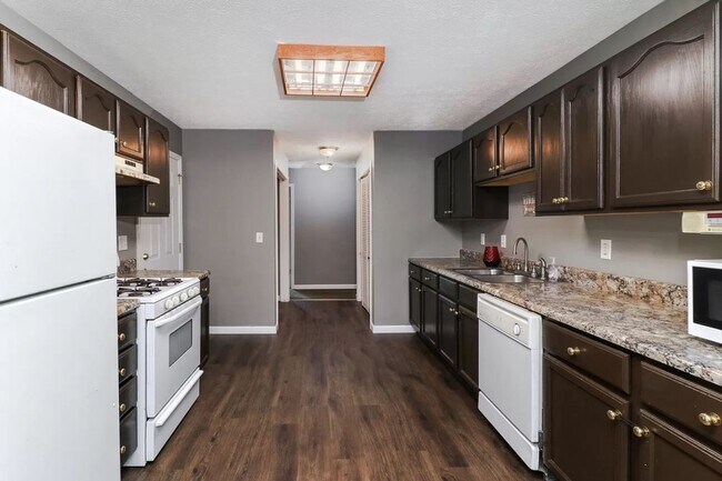 Building Photo - 1622 Iowa St